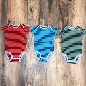 Set of 3 striped onesies